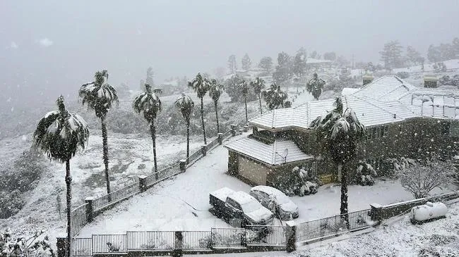 Bão tuyết nghiêm trọng kéo dài, bang California ban bố tình trạng thảm họa