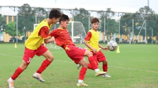 U17 Việt Nam tập cường độ cao chuẩn bị cho U17 châu Á 2023