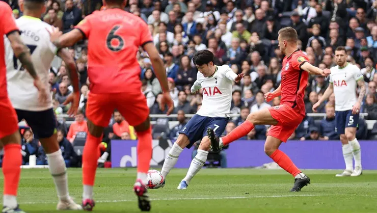 Son và Kane tỏa sáng giúp Tottenham hạ Brighton