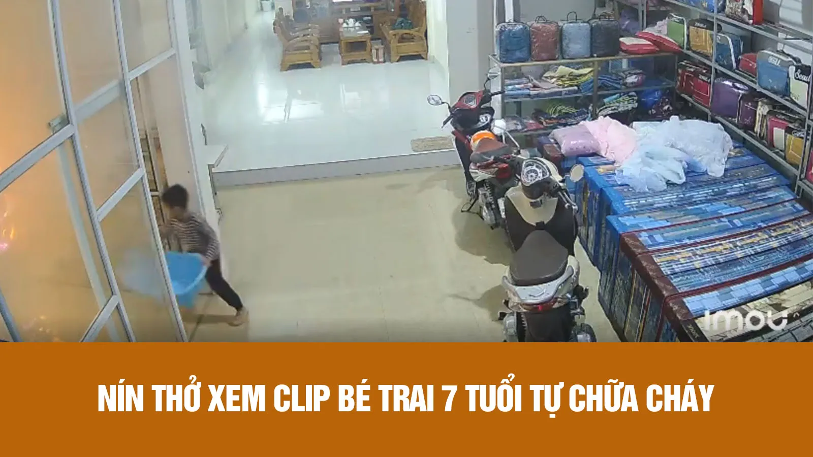 Bé trai 7 tuổi tự chữa cháy khi ở nhà một mình