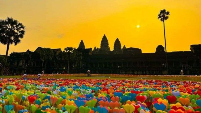 Campuchia kêu gọi người dân chứng kiến kỷ lục “Có nhiều trái tim nhất thế giới”
