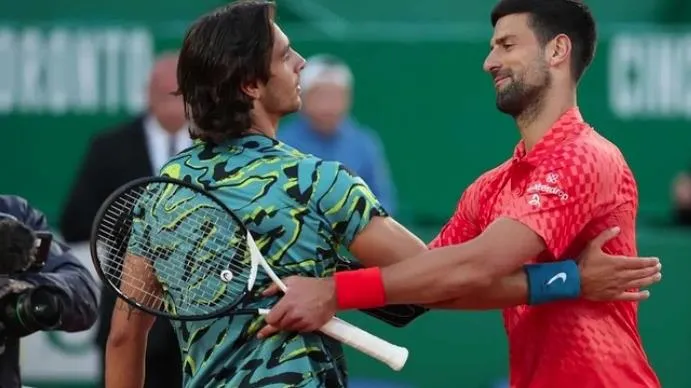 Monte Carlo: Djokovic thua ngược | Medvedev hạ Zverev