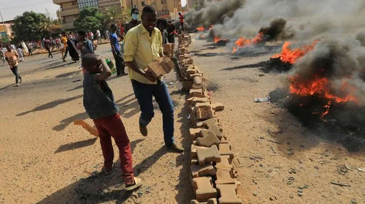 Tin thế giới sáng 16/4: Bạo lực lan rộng ở Sudan | Ông Trump nộp báo cáo tài chính cá nhân