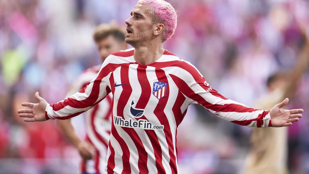 Griezmann lập cú đúp giúp Atletico dùy trì áp sát Real