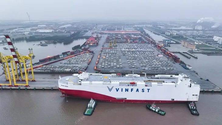 VinFast tiếp tục đưa 1.879 xe VF 8 tới Bắc Mỹ