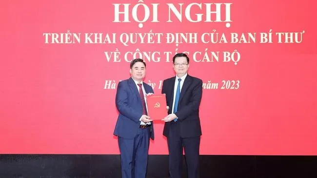 Bổ nhiệm ông Phạm Minh Tuấn giữ chức phó tổng biên tập Tạp chí Cộng Sản
