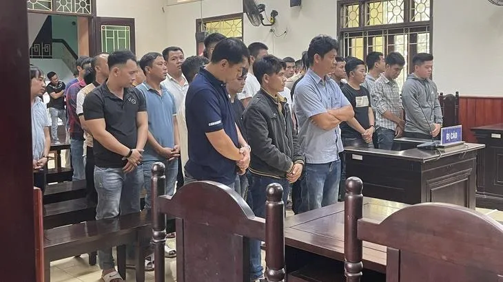 43 bị cáo trong đường dây đánh bạc ngàn tỷ lãnh án từ 6 tháng đến 6 năm 9 tháng tù