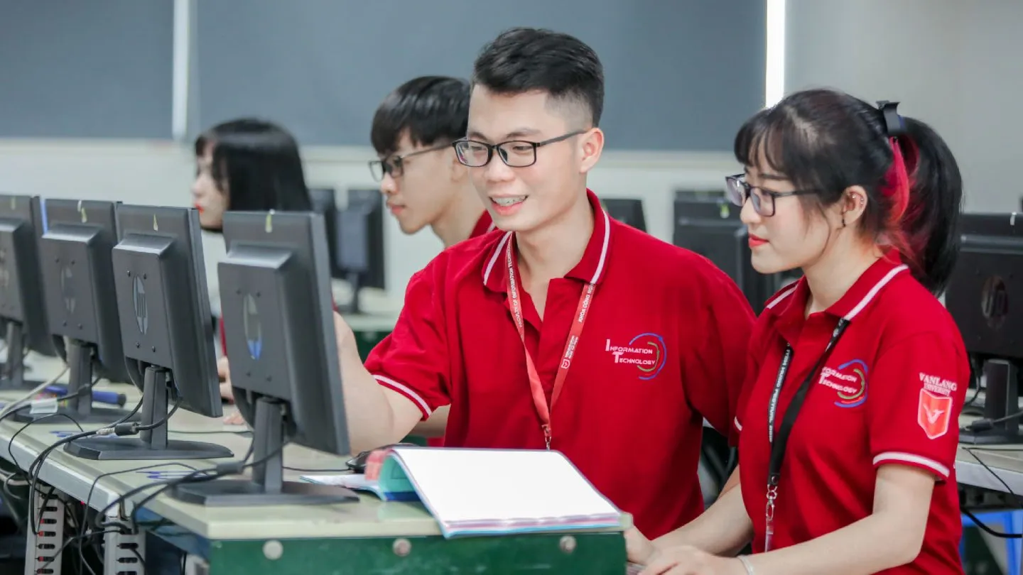 Trường Đại học Văn Lang: Điểm chuẩn trúng tuyển xét học bạ từ 18 đến 24 điểm
