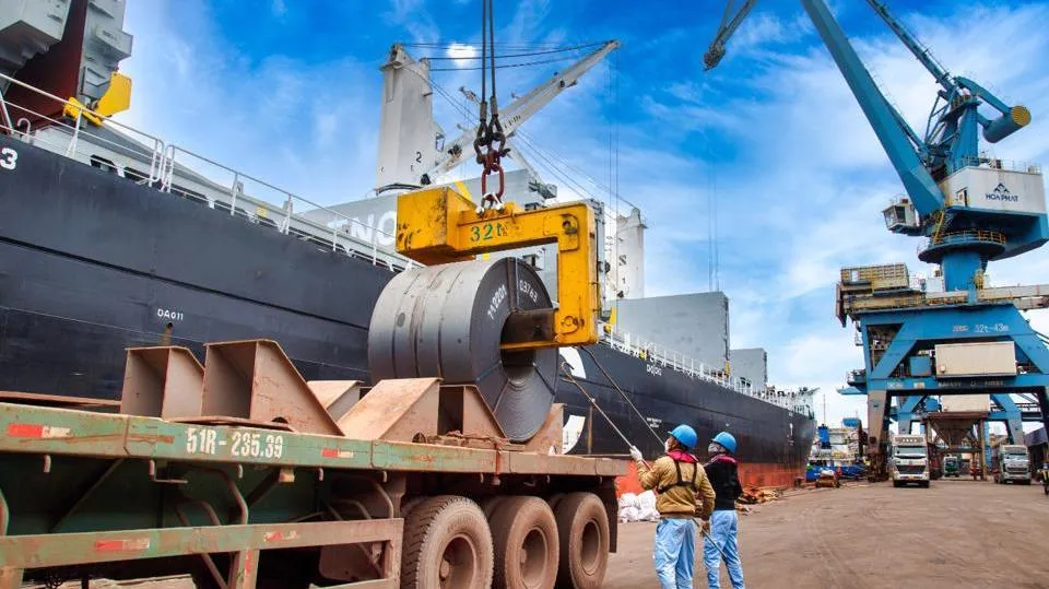 Giá sắt thép xây dựng hôm nay 20/4: Lao dốc