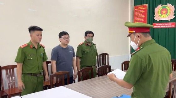 Bắt Phó Trưởng phòng Tàu sông, Cục Đăng kiểm Việt Nam