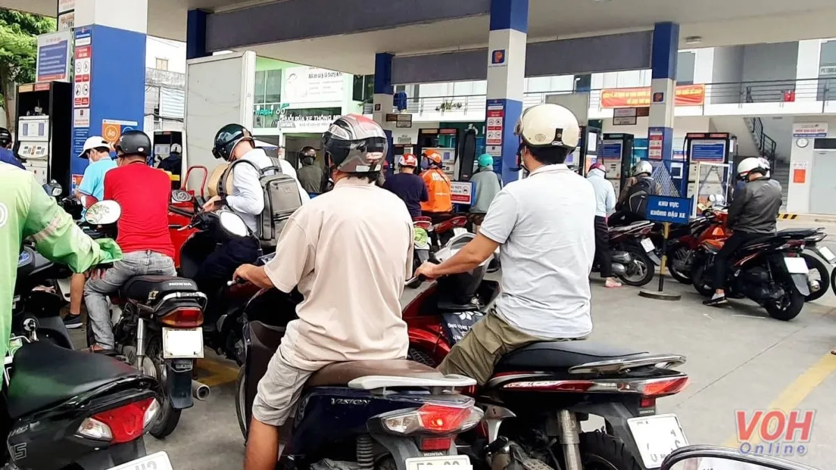 Cây xăng được lấy hàng từ nhiều nguồn