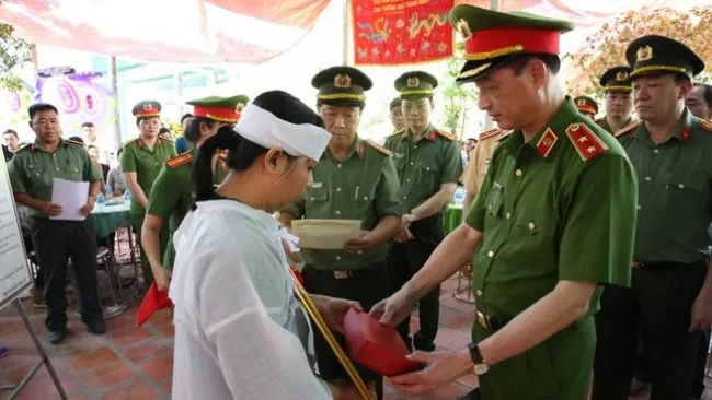 Thăng hàm trung tá cho CSGT hy sinh khi bắt đối tượng vận chuyển ma túy