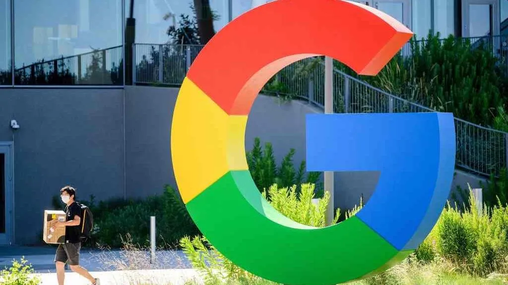 Doanh thu quảng cáo của Google giảm quý thứ 2 liên tiếp do… ChatGPT?