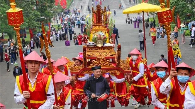 Độc đáo Lễ rước kiệu về Đền Hùng