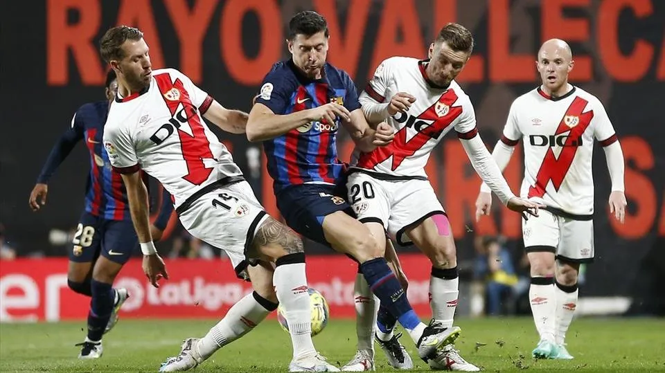 Barca nối dài chuỗi trận không thắng khi đối đầu Rayo Vallecano