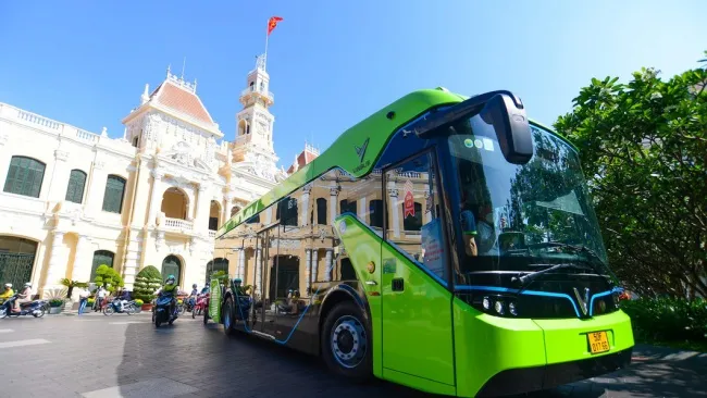 Đề xuất 200 xe điện chở khách tham quan TPHCM