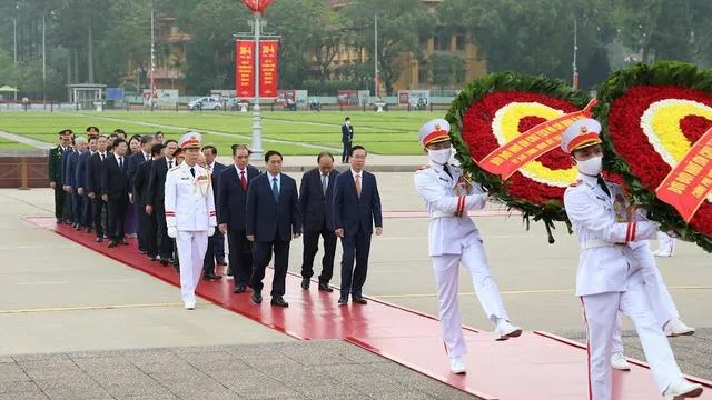 Lãnh đạo Đảng, Nhà nước vào Lăng viếng Chủ tịch Hồ Chí Minh