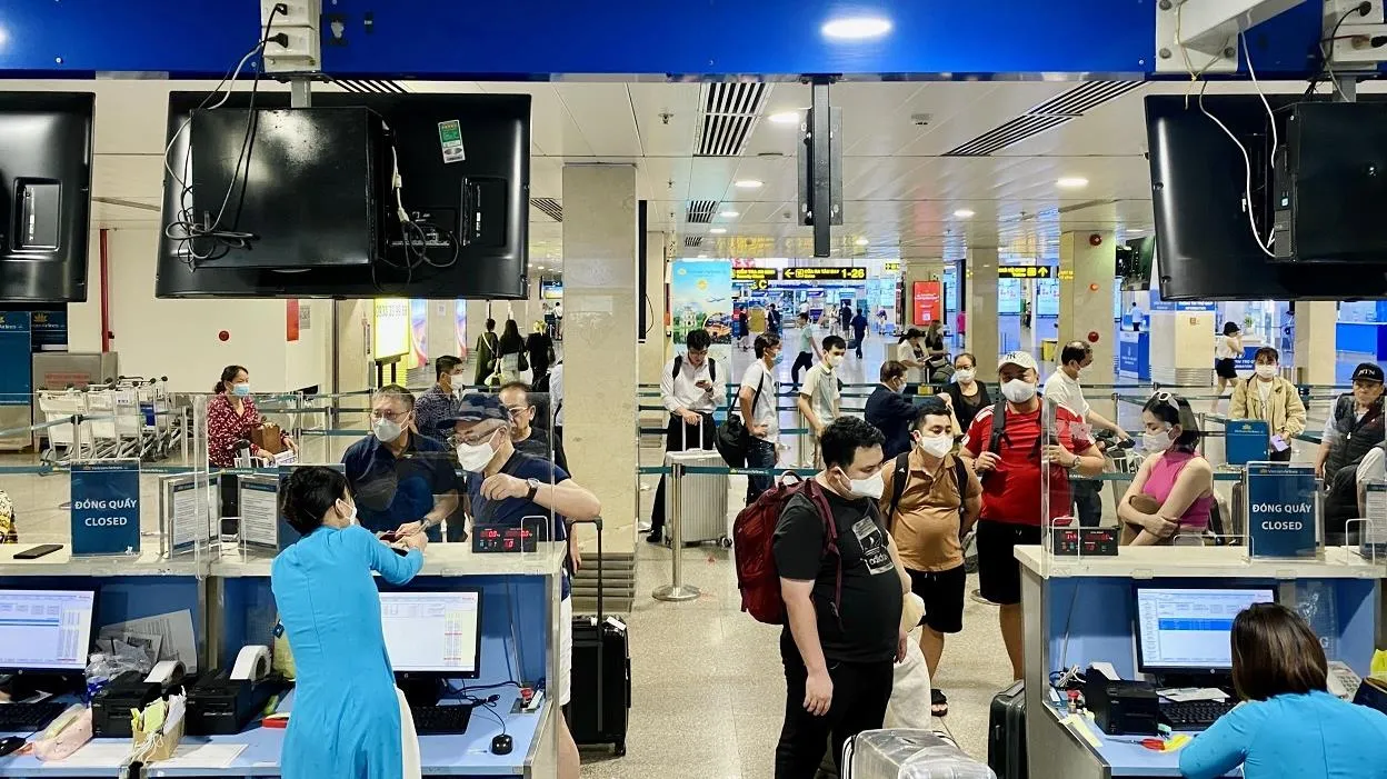 Ngày 28/4, 2 sân bay lớn nhất nước đón hơn 200.000 khách