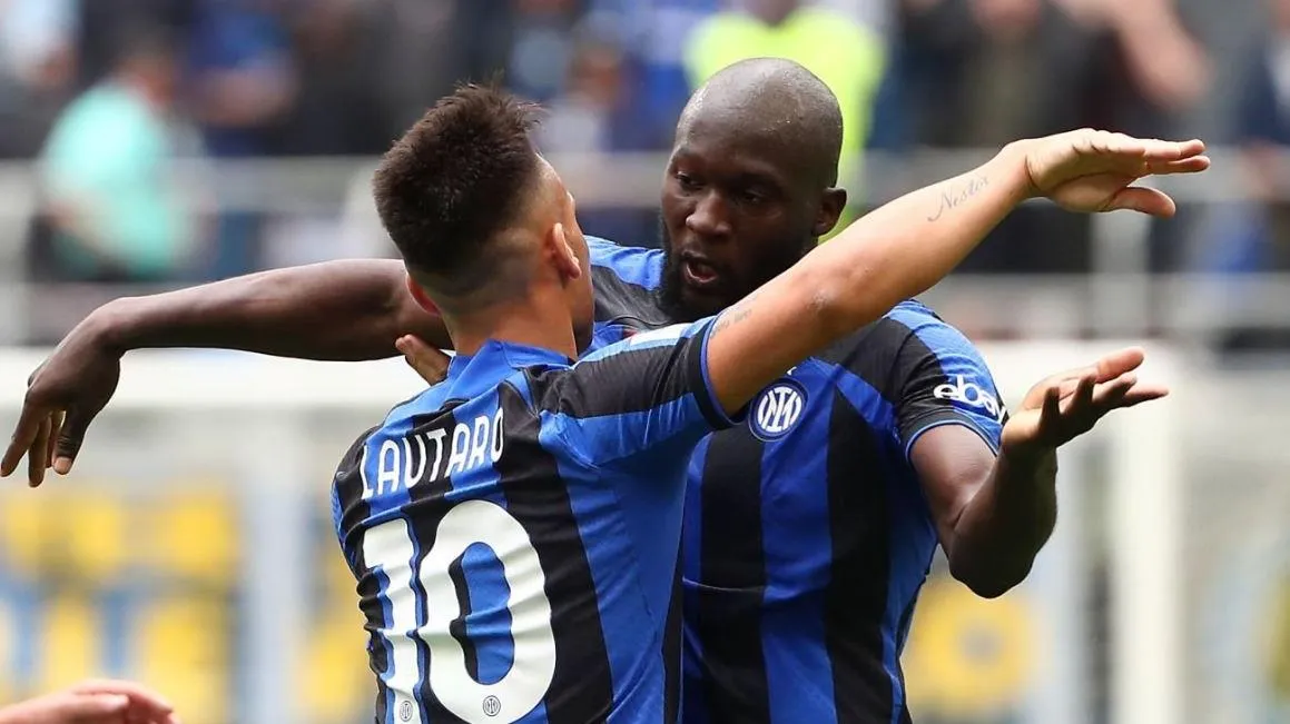 Inter Milan vào top 4 sau chiến thắng ngược trước Lazio