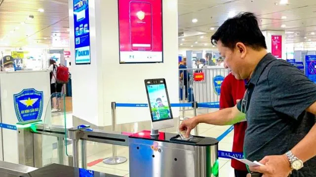 Hành khách có thể sử dụng ứng dụng VNeID để check-in khi đi máy bay