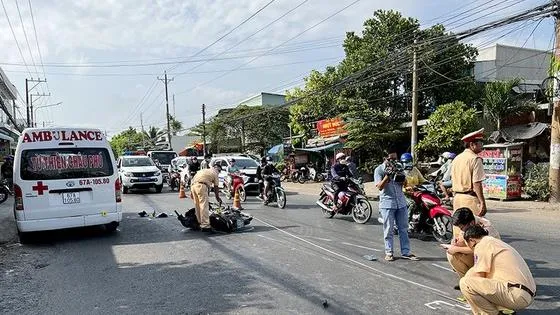 Xe chuyển bệnh từ thiện tông người đi xe máy tử vong