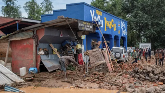 Hơn 100 người tử vong do lũ lụt