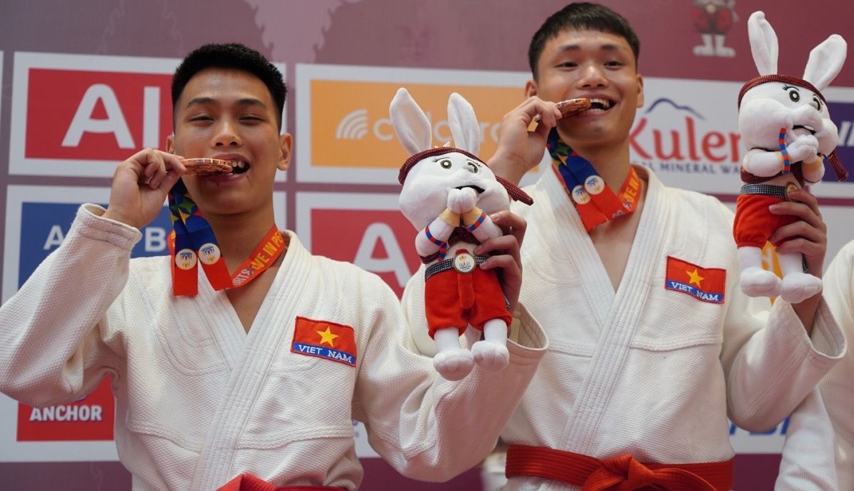 Bảng tổng sắp huy chương SEA Games 32 ngày 4/5: Việt Nam có “hat-trick” HCĐ