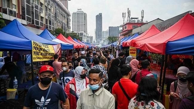 Số ca Covid-19 tại Malaysia tăng cao sau lễ Hari Raya
