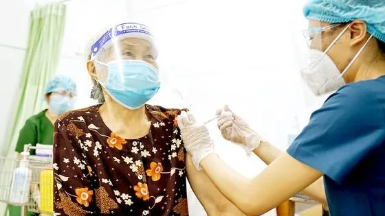 Ai thuộc nhóm nguy cơ dễ mắc bệnh nặng khi nhiễm Covid-19?