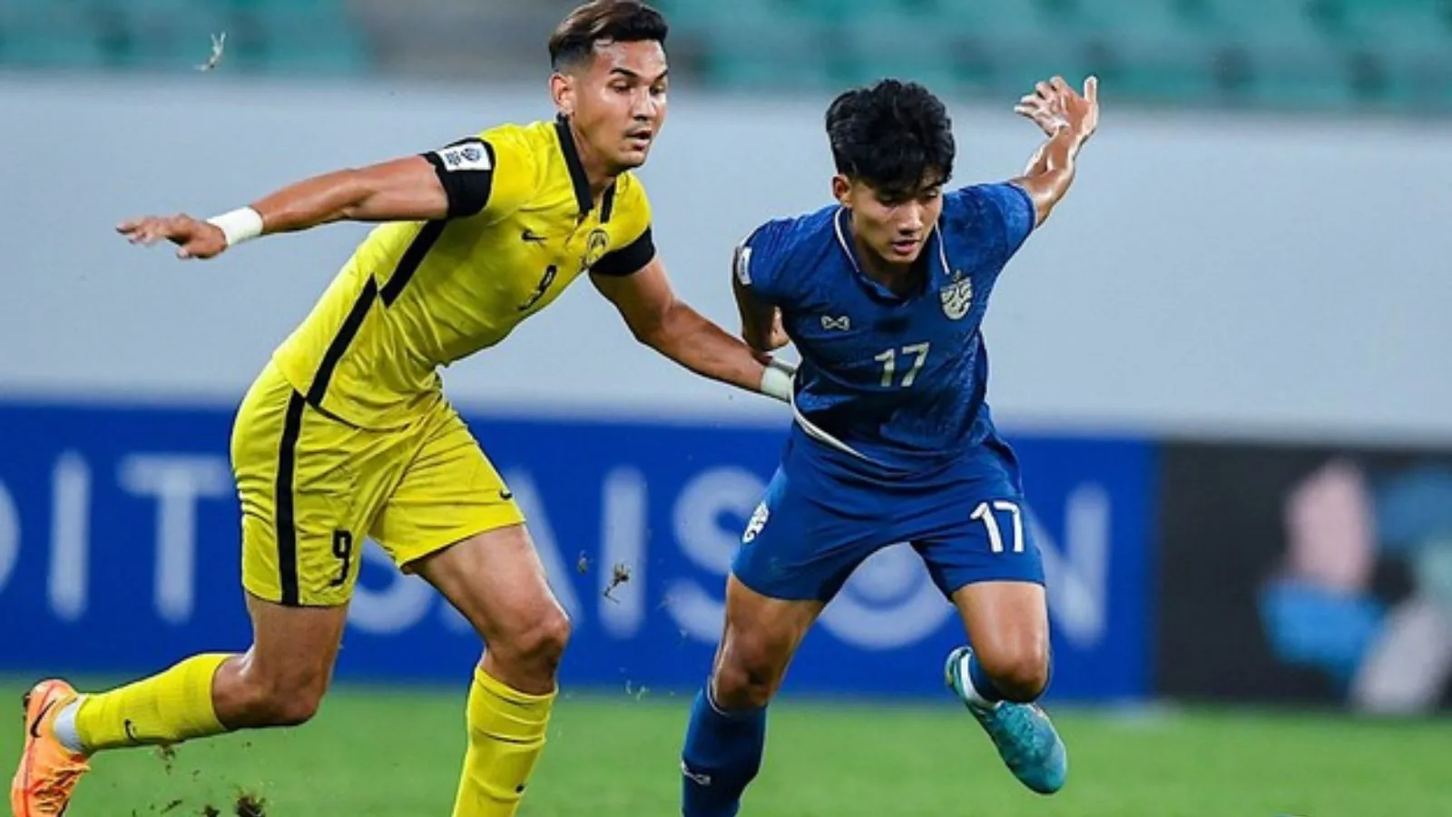 Thắng Malaysia, U22 Thái Lan vươn lên bằng điểm U22 Việt Nam