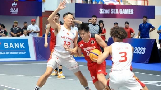 Tuyển bóng rổ 3x3 nam Việt Nam váo bán kết với ngôi nhì bảng A