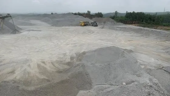 Sở Xây dựng Quảng Ngãi: Dùng đá mi bụi san lấp mặt bằng là chưa cần thiết