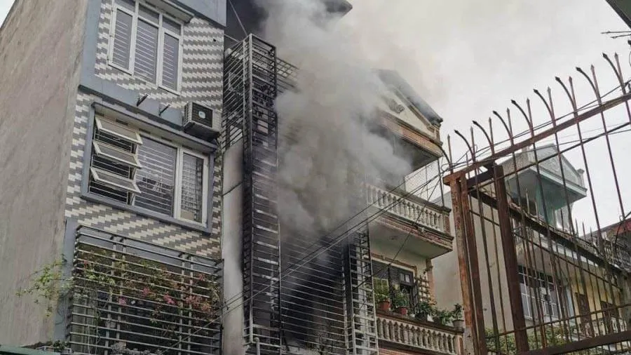 Hà Nội: Cháy nhà dân, 4 người chết trong đó có trẻ em