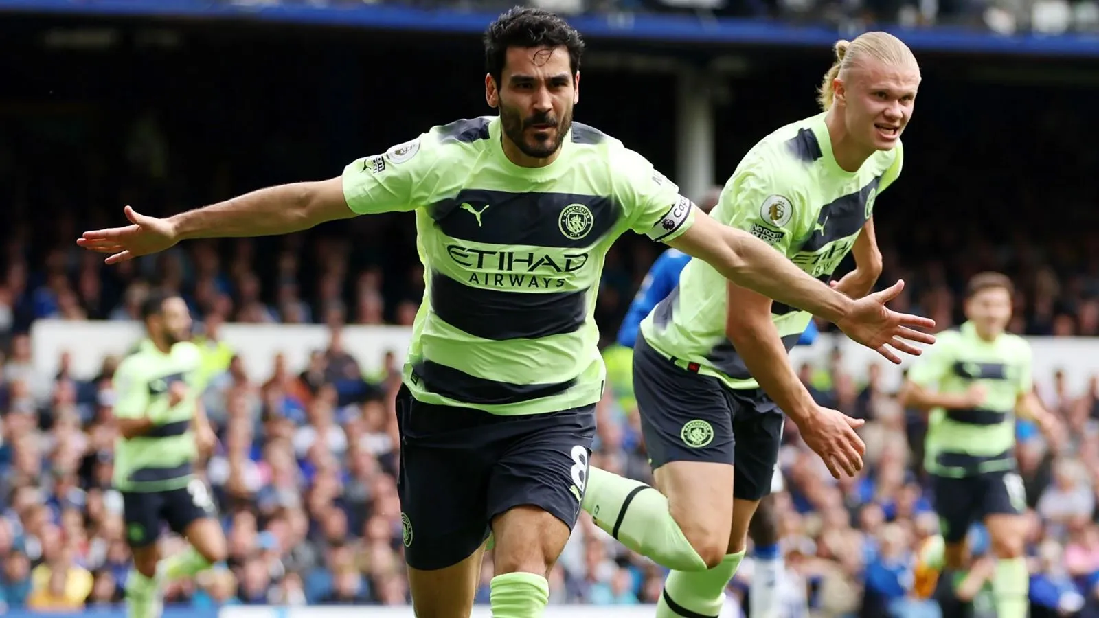 Gundogan lập siêu phẩm không tưởng, rộng cửa giành Puskas