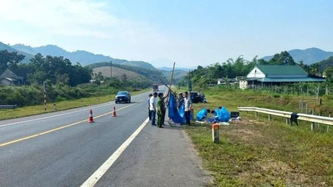 Tai nạn giao thông ngày 17/5: Đi xe máy vào cao tốc, người đàn ông bị tông chết