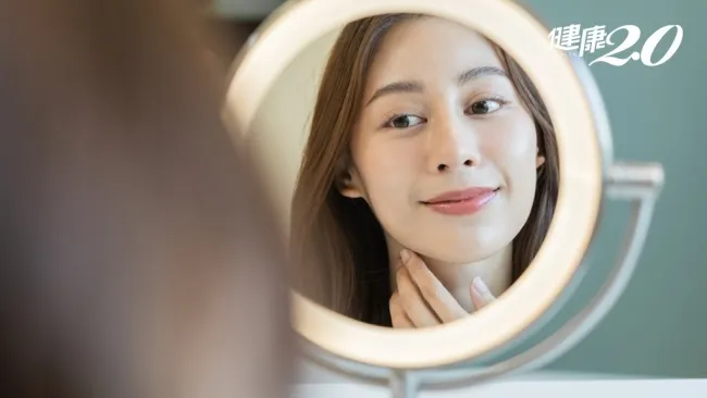 Mặt sưng phù có liên quan đến đau cổ vai gáy?