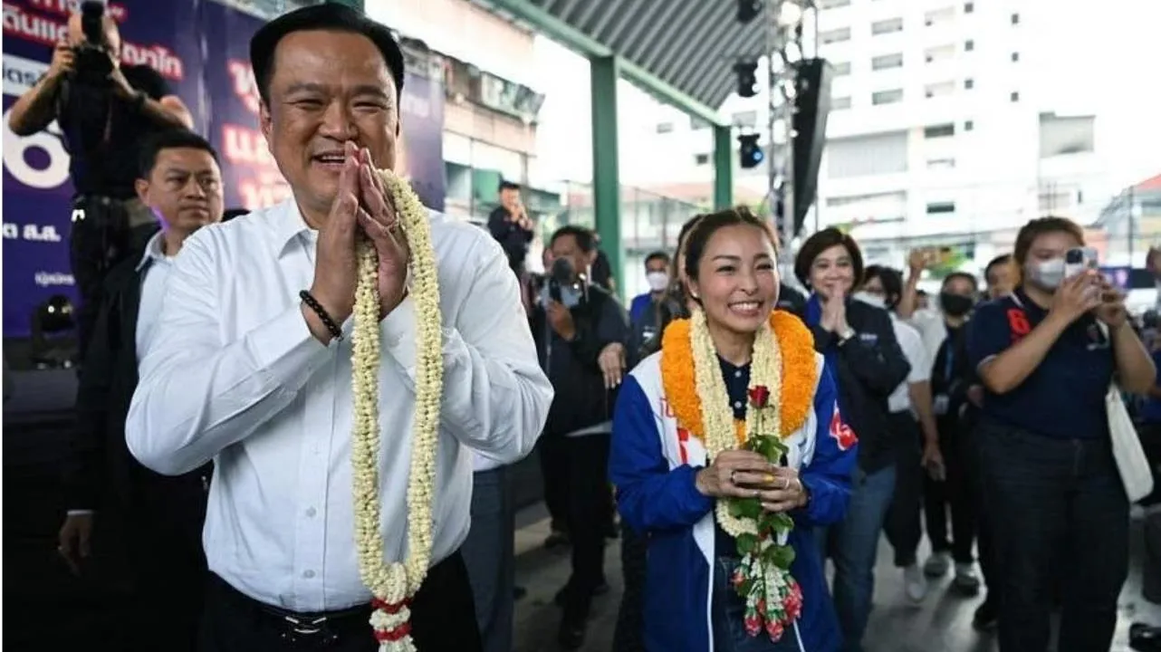 Bầu cử Thái Lan: Đảng đứng thứ ba khẳng định không ủng hộ thay đổi luật chống chế độ Quân chủ