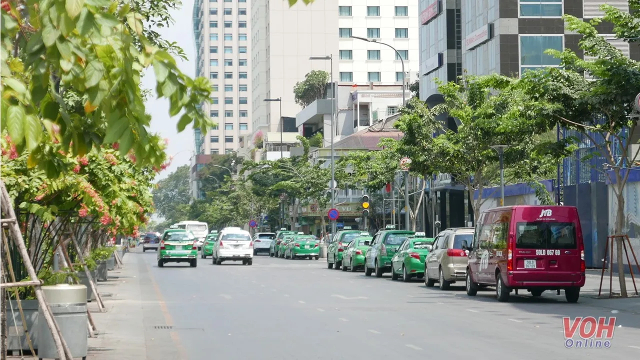 TPHCM: Yêu cầu xử lý nghiêm vi phạm thu phí đậu xe trên đường