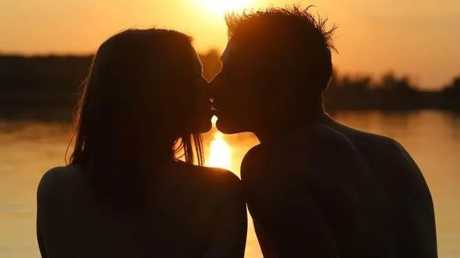 Nghiên cứu mới: Con người đã hôn ít nhất từ 4.500 năm trước