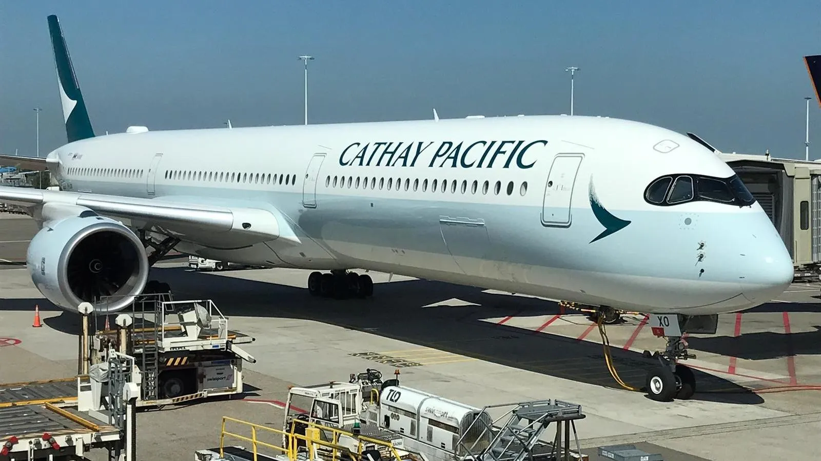 Cathay Pacific sa thải 3 thành viên phi hành đoàn vì phân biệt đối xử với hành khách