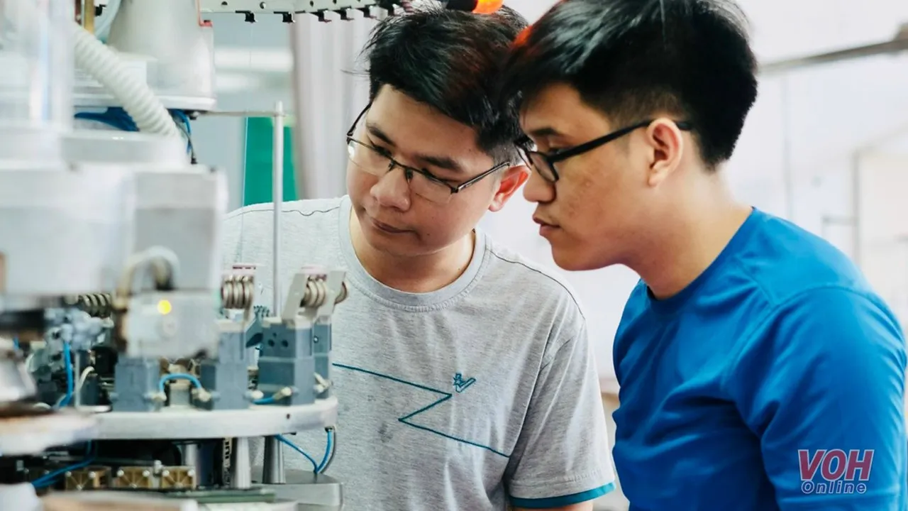 Làm sao để đại học và doanh nghiệp gắn kết hiệu quả trong đào tạo nhân lực?