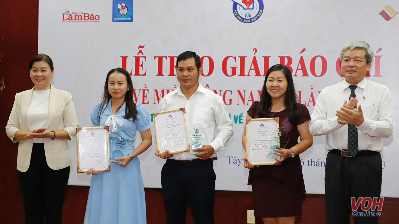 Trao giải báo chí “Về miền Đông Nam Bộ lần thứ I – năm 2023” cho 22 tác phẩm báo chí