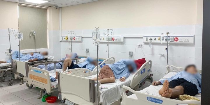 Ăn trứng cá sấu hỏa tiễn nhúng mẻ, 6 người nhập viện trong tình trạng nguy kịch