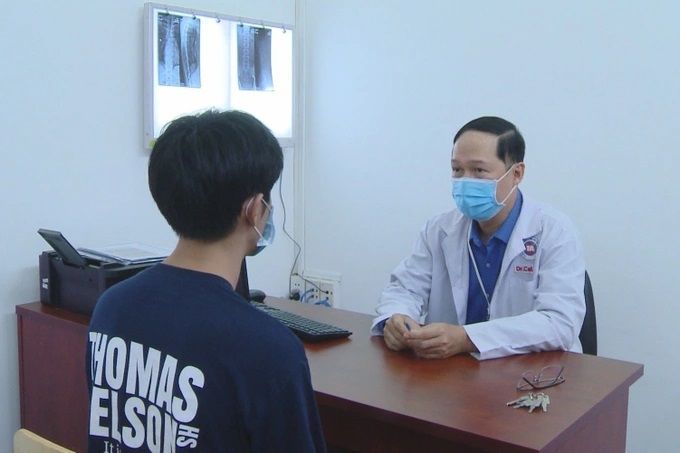 Gãy xương sườn vì nhờ thầy lang nắn bẻ khớp
