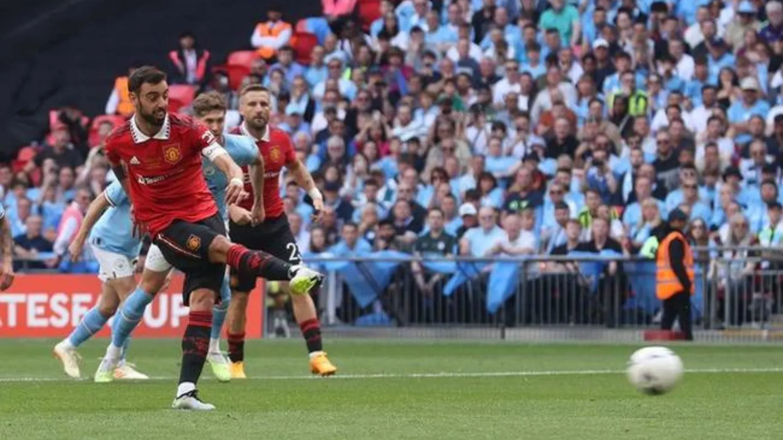 Grealish báo hại, MU trở thành đội đầu tiên xé lưới Man City ở FA Cup mùa này