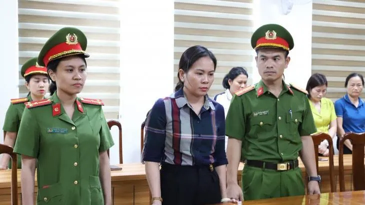 Hà Tĩnh: 7 nữ cán bộ lập hồ sơ khống tham ô trên 10 tỷ đồng