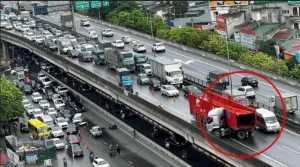 Xe đầu kéo tông vỡ lan can đường Vành đai 3 trên cao