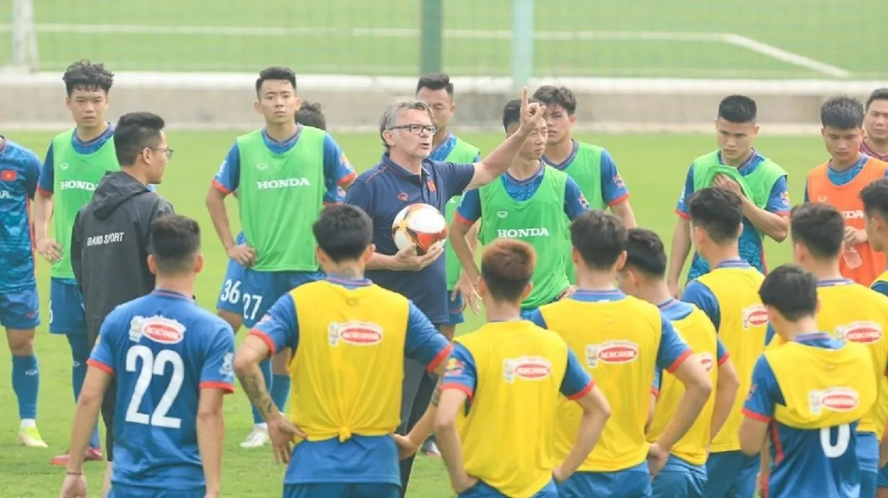 Đội tuyển Việt Nam chỉ sử dụng tối đa 17 cầu thủ ở trận gặp Hồng Kông