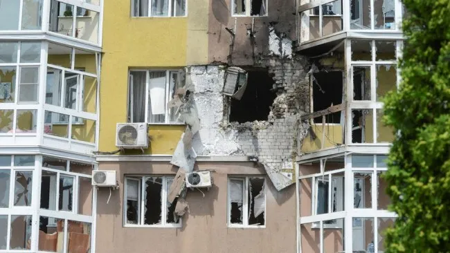 Nga: UAV rơi trúng chung cư ở Voronezh, 3 người bị thương