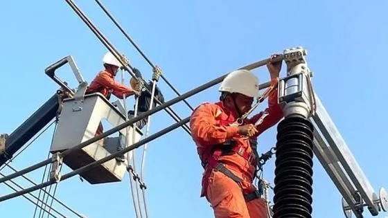 Tăng công suất truyền tải điện từ Nam ra Bắc